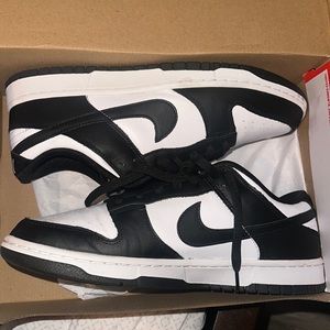 Nike dunks low Panda